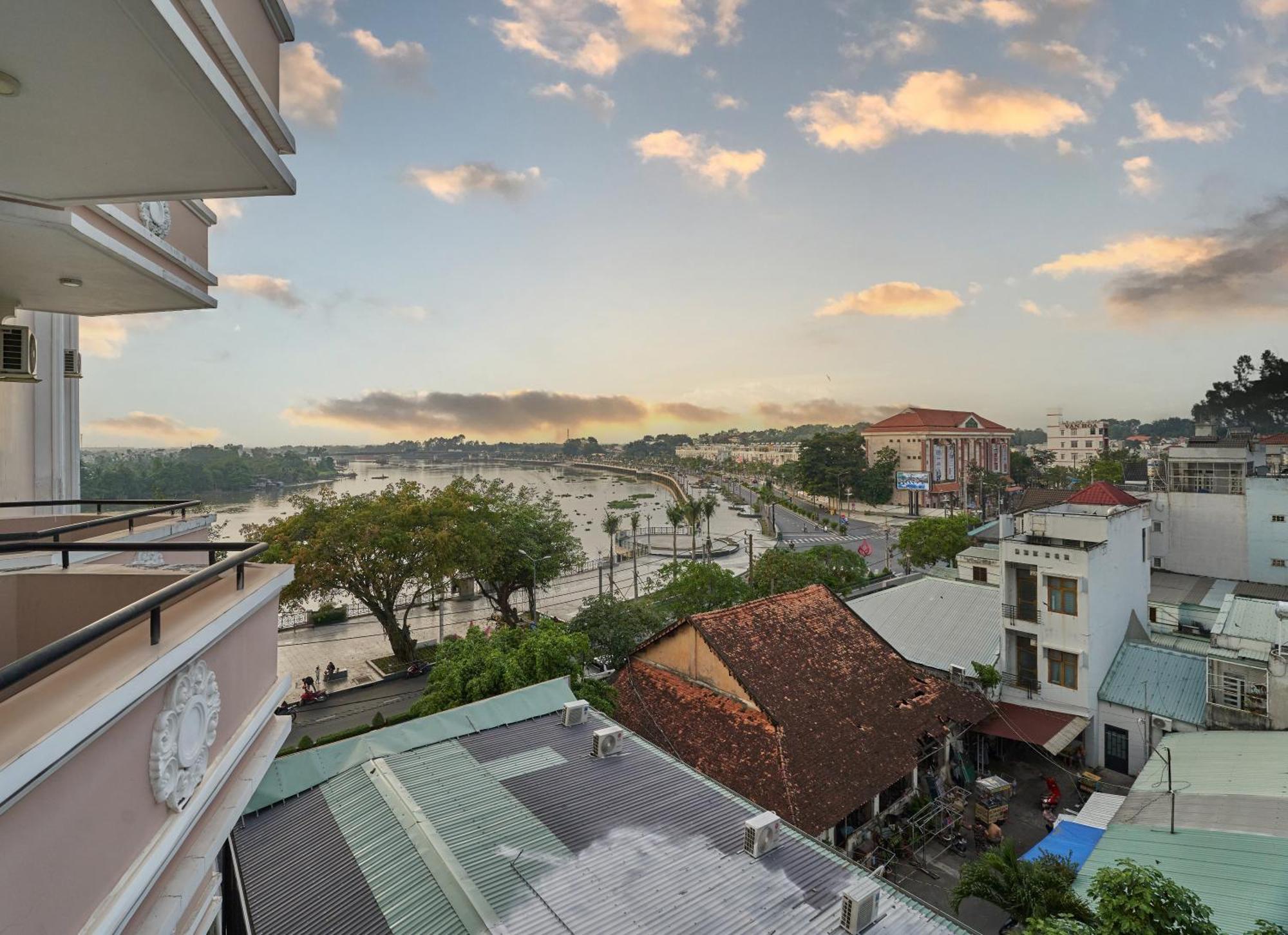 Bcons Hotel Binh Duong Thu Dau Mot Buitenkant foto